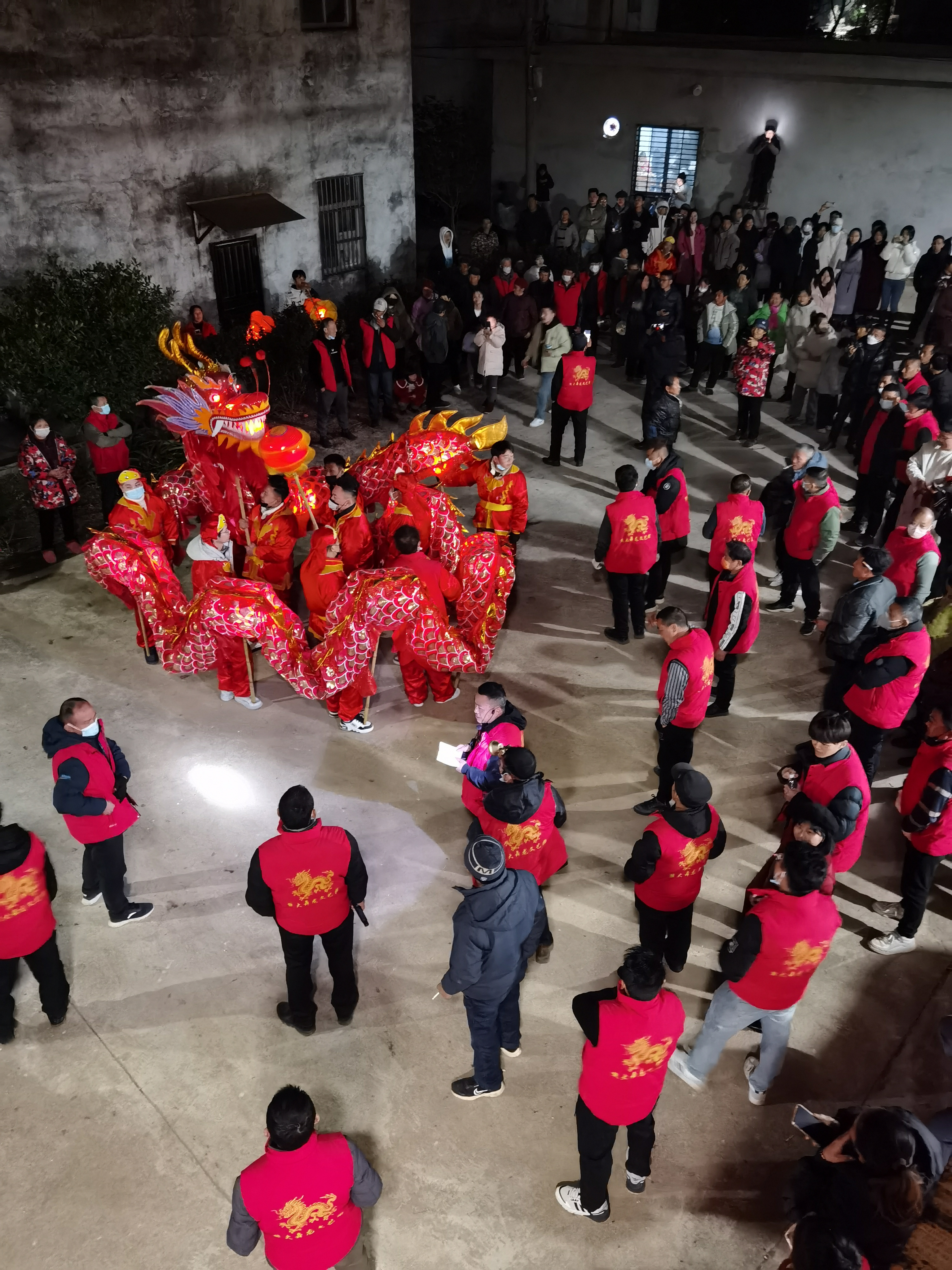 新春走基层丨路通年丰日子甜——青海海东一条公路背后的新年新图景