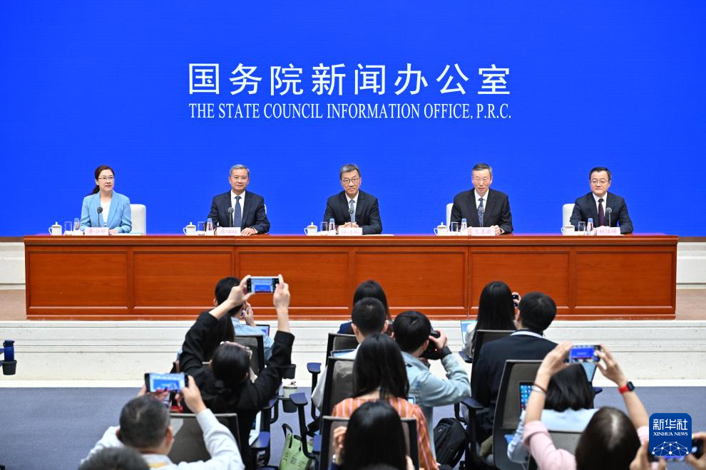 两会综合报道丨稳中求进奋发有为 确保“十五五”开好局起好步——代表委员审查讨论计划报告和预算报告