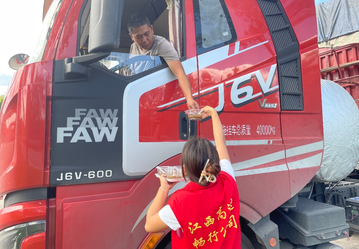 两会第一观察丨真情润心田,同心启华章