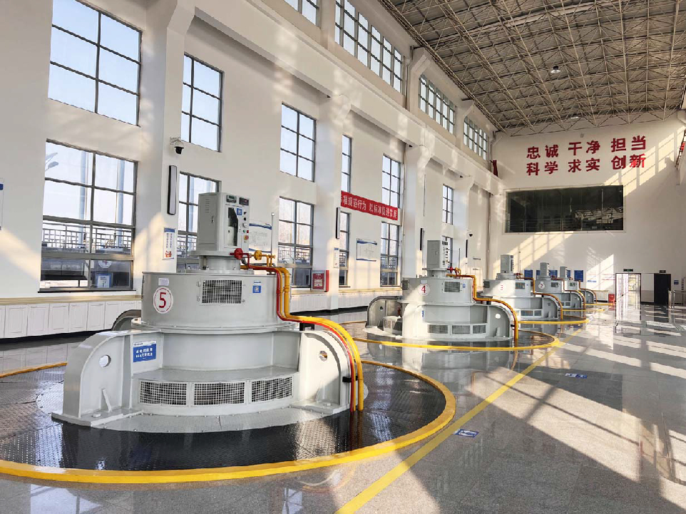 湖北首个江水源能源站:引长江水为城市“降温”